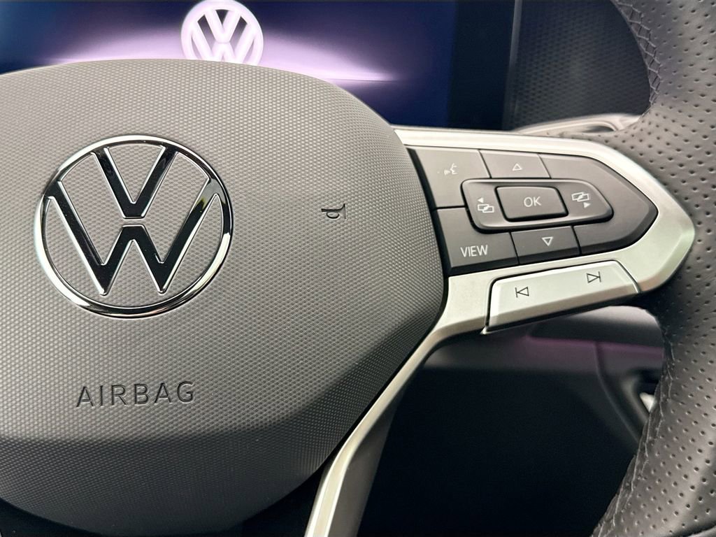 New 2026 Volkswagen Tiguan SE R-Line image 12