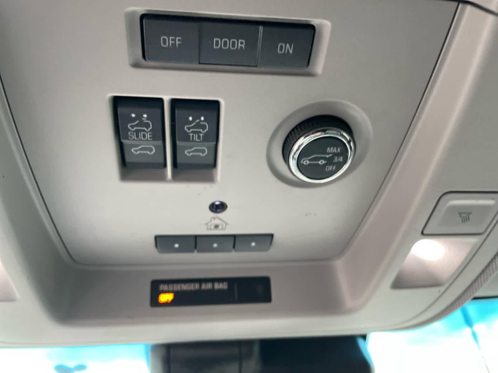 Used 2018 GMC Yukon SLT AWD/4WD image 25