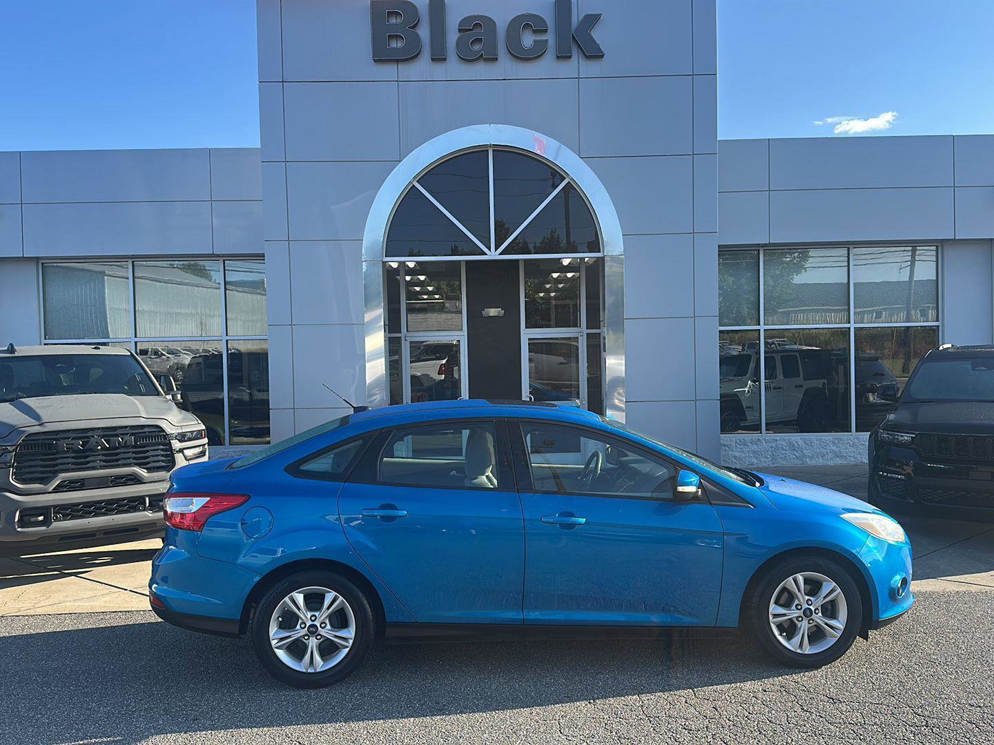 Used 2014 Ford Focus SE FWD image 3