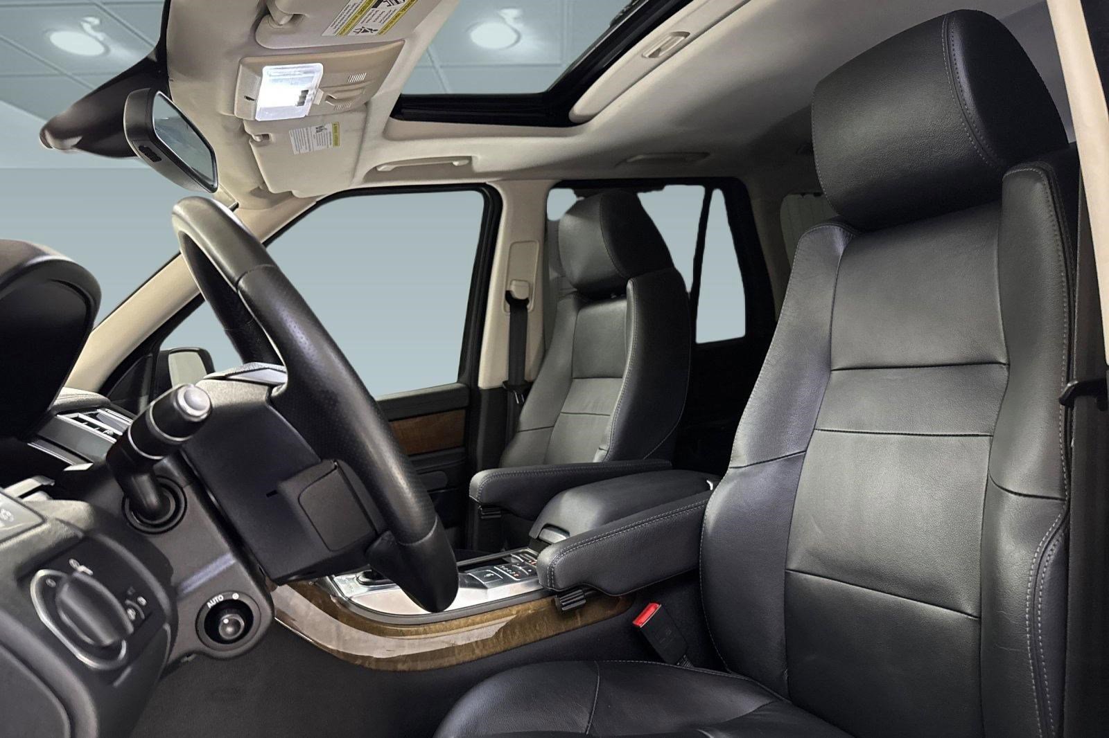 Used 2013 Land Rover Range Rover Sport HSE image 15