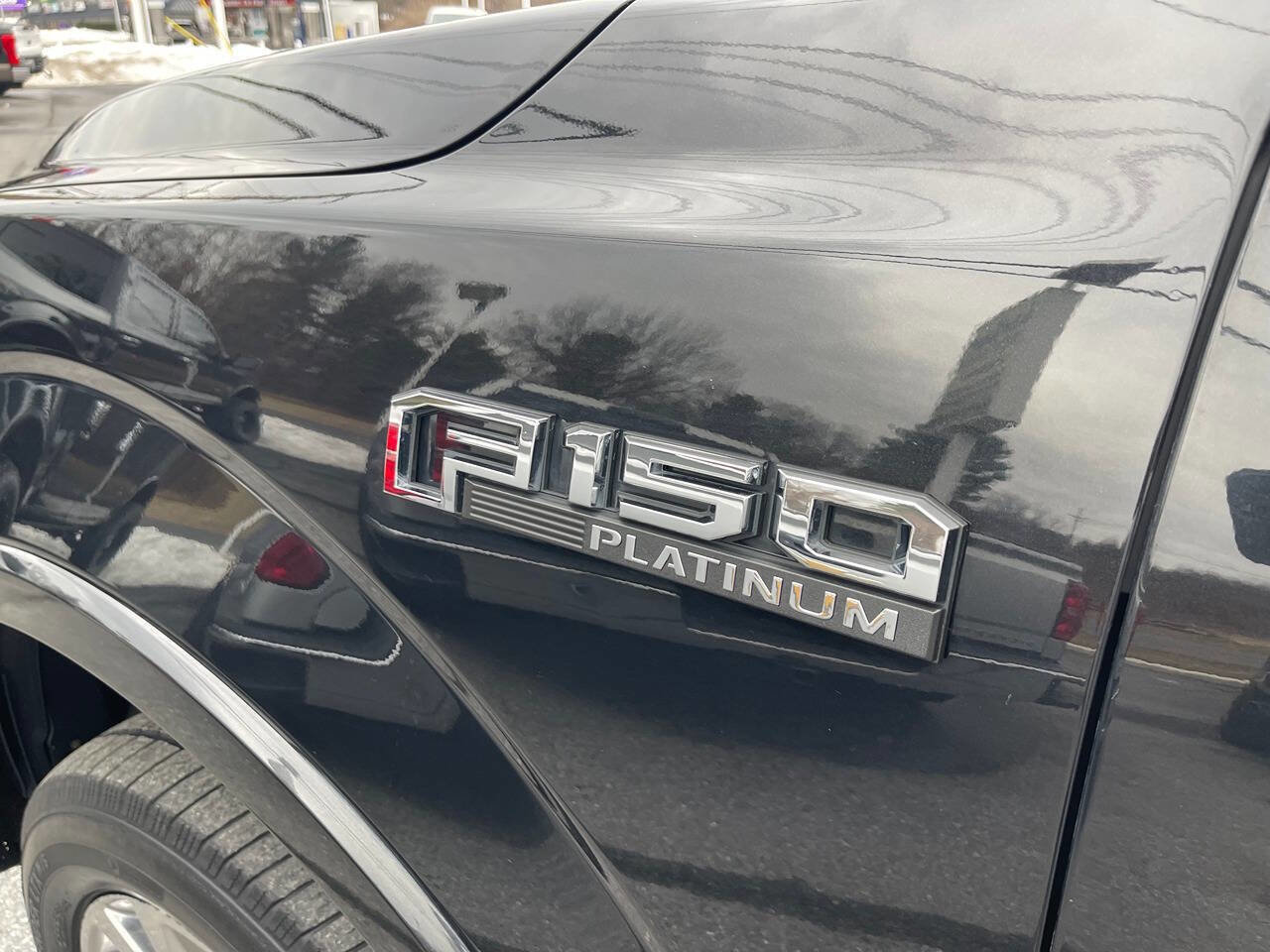 Used 2015 Ford F150 Platinum w/ Equipment Group 701A Luxury image 15