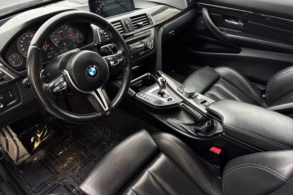 Used 2016 BMW M4 Convertible image 10