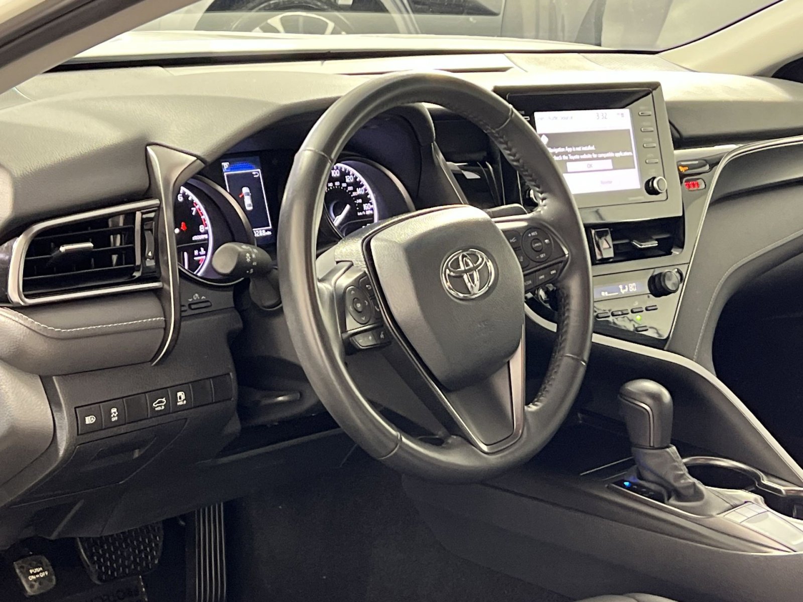 Used 2024 Toyota Camry SE image 16