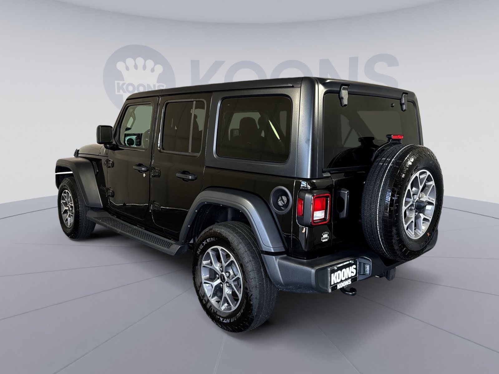 Used 2024 Jeep Wrangler Unlimited Sport AWD/4WD image 4