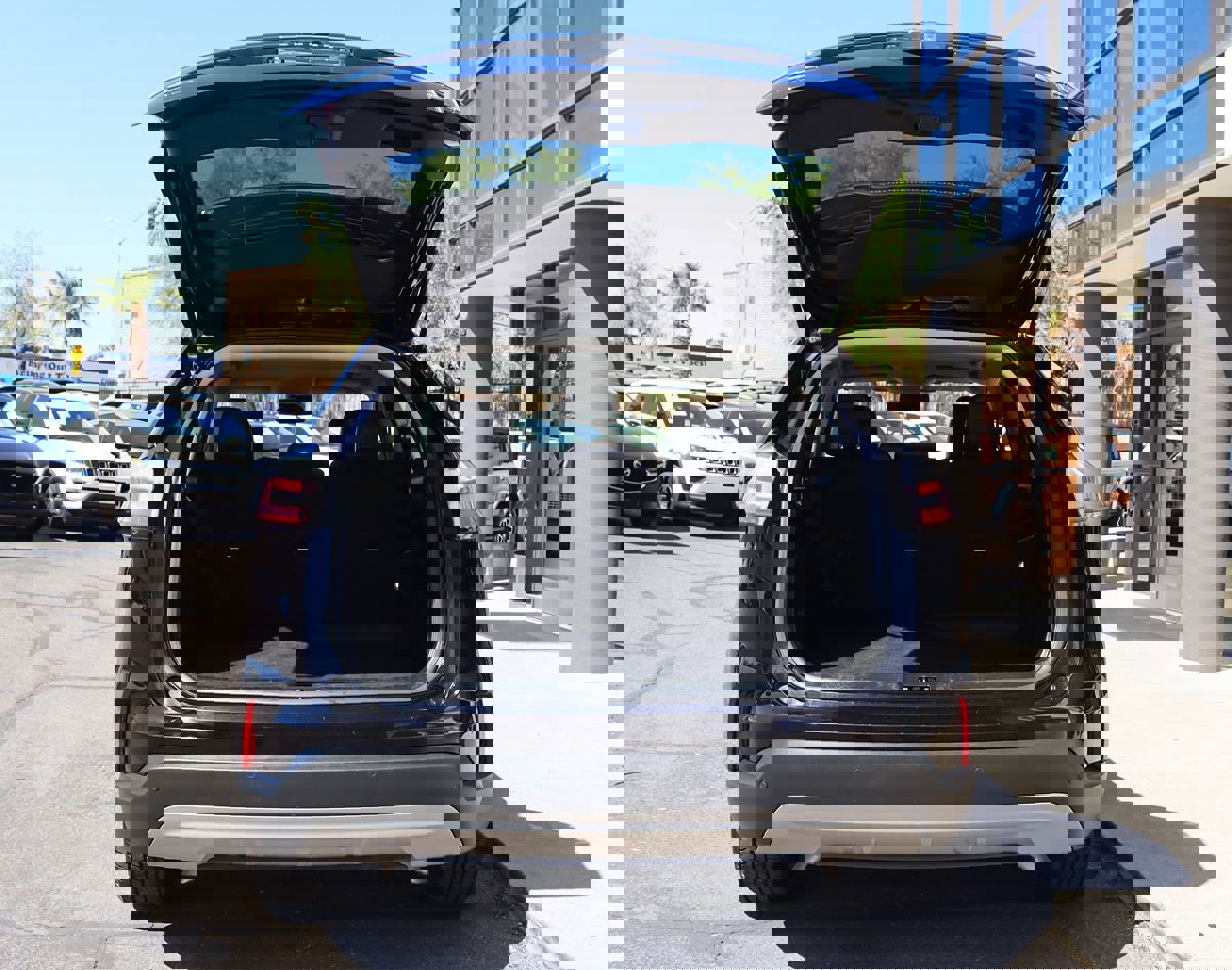 Used 2024 Ford Edge SEL image 22