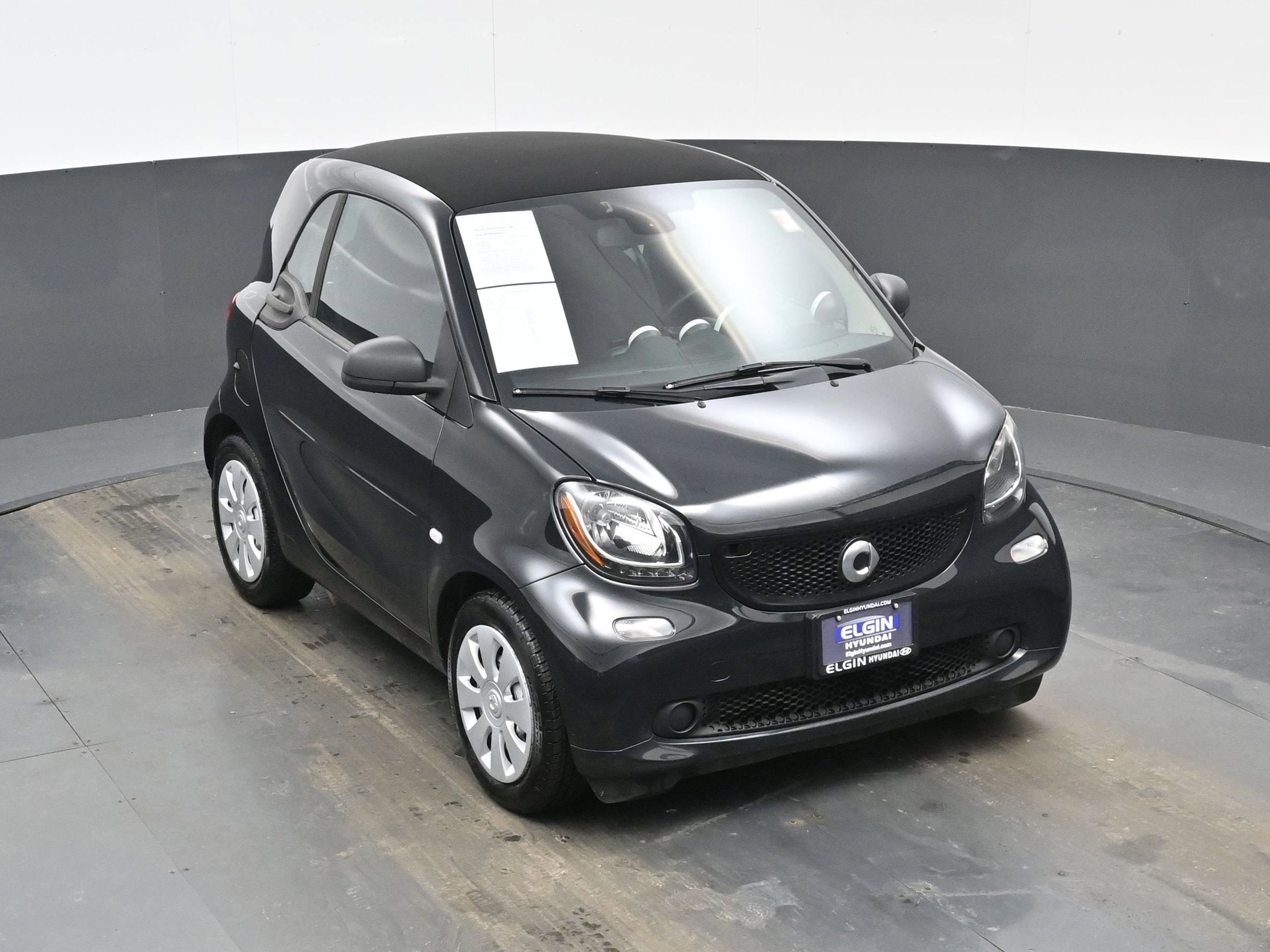 Used 2016 smart fortwo passion image 34