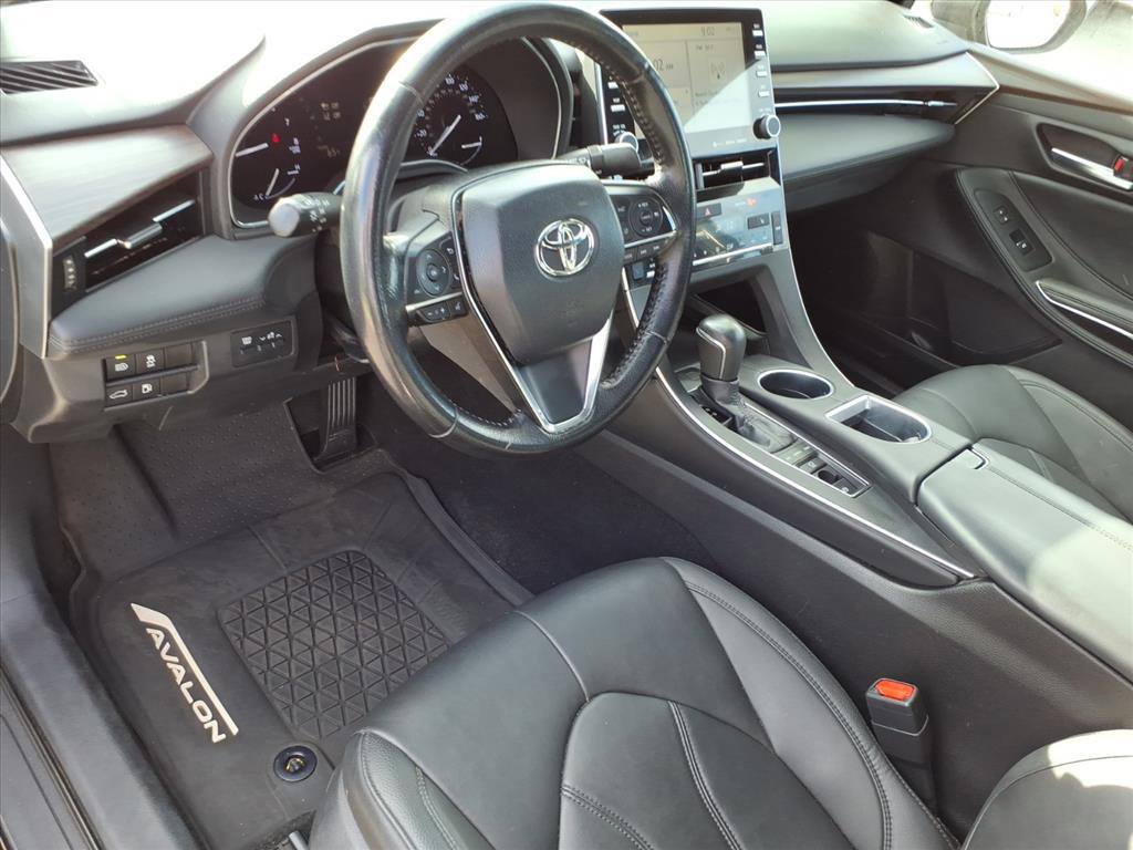 Used 2019 Toyota Avalon XLE w/ Moonroof Package FWD image 6