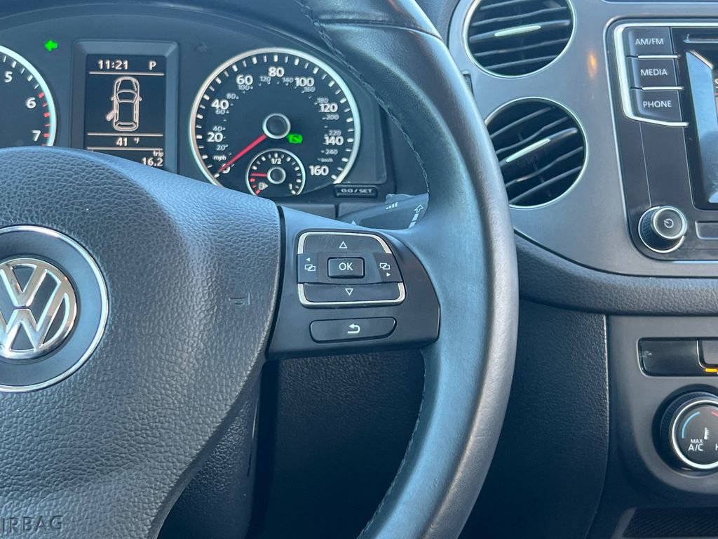 Used 2016 Volkswagen Tiguan S image 24