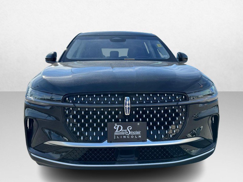 Used 2024 Lincoln Nautilus Premier image 2