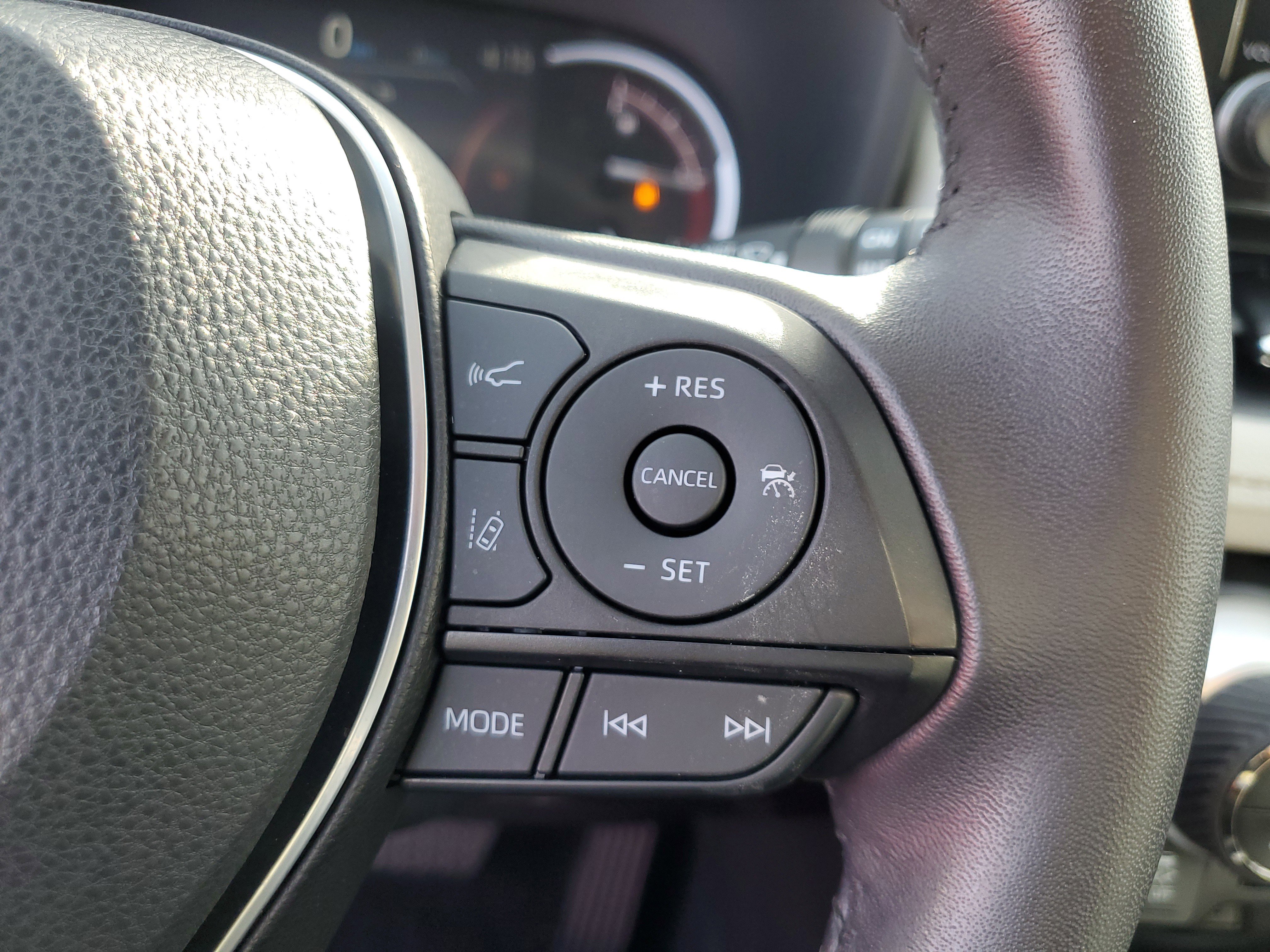 Used 2024 Toyota RAV4 XLE Premium image 28