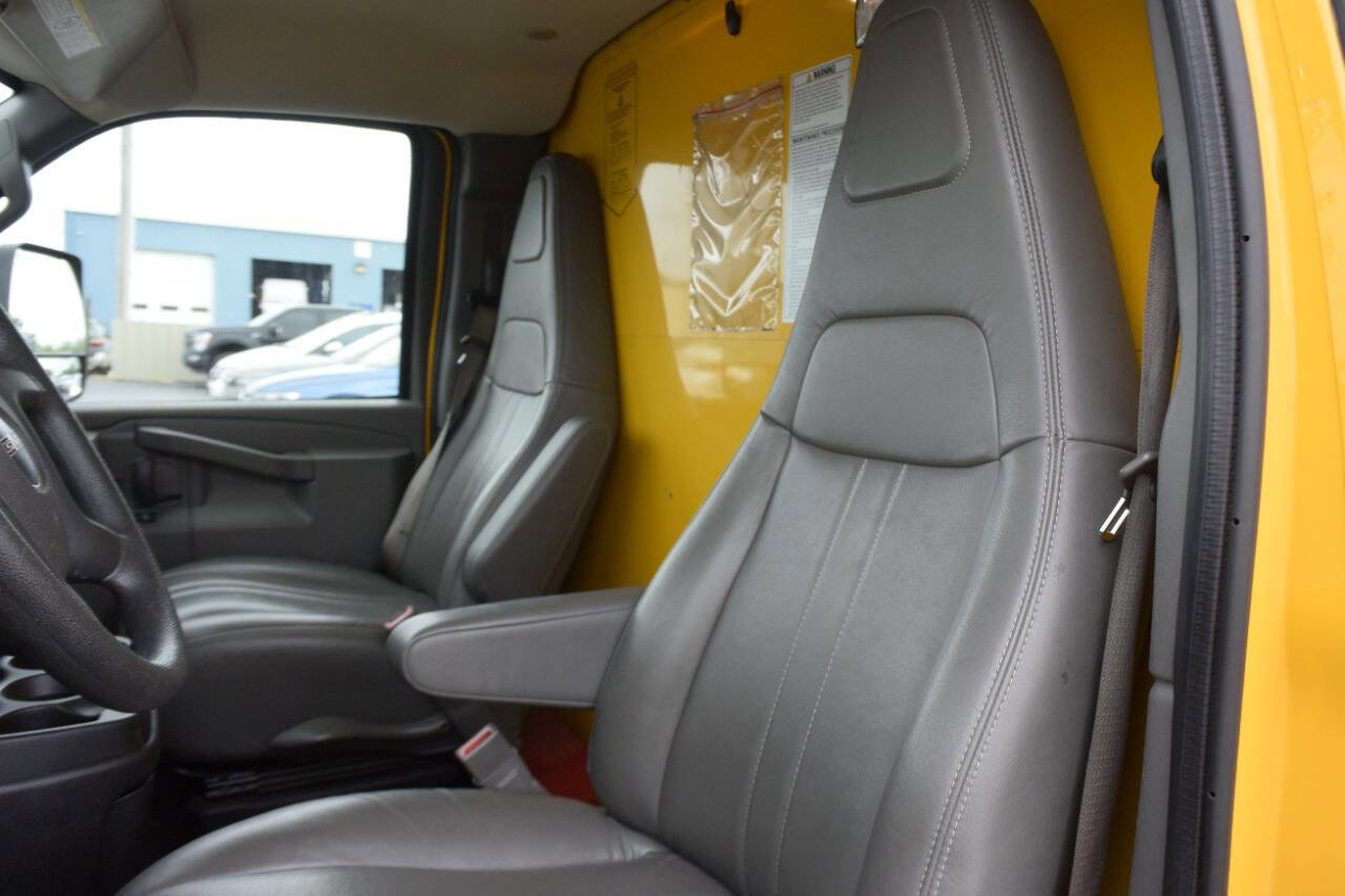 Used 2021 GMC Savana 3500 Extended w/ Power Convenience Package image 14