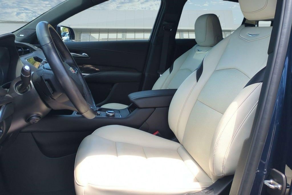 Certified 2022 Cadillac XT4 Sport FWD image 13