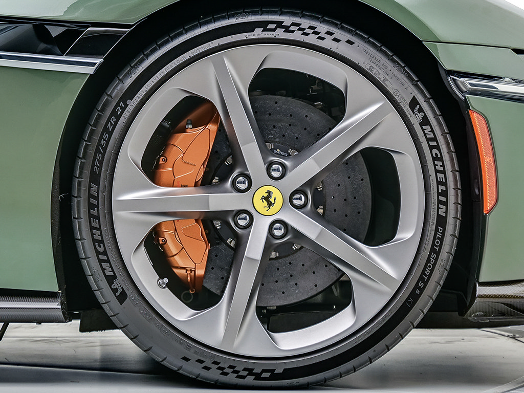 Used 2025 Ferrari 12Cilindri RWD image 29