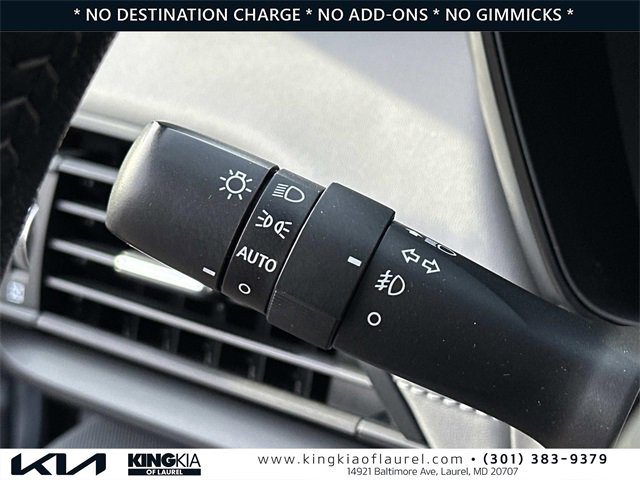 Used 2024 Subaru Outback Premium image 11