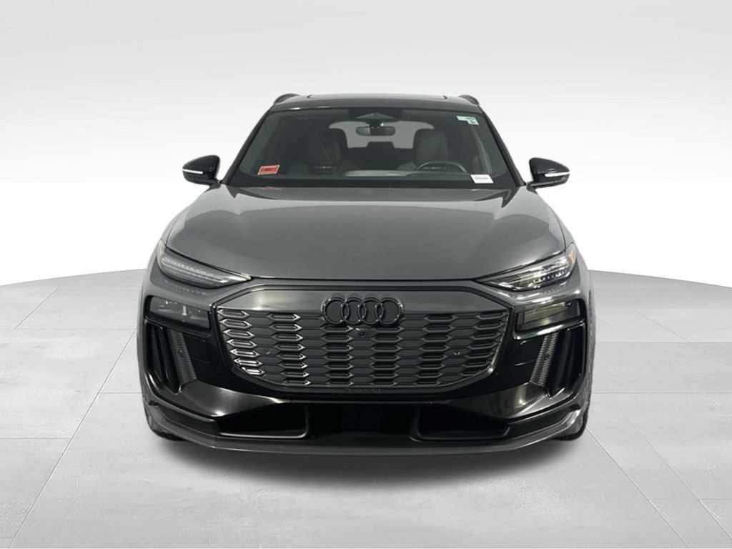 Used 2025 Audi SQ6 e-tron Prestige w/ Black Edition One AWD/4WD image 4