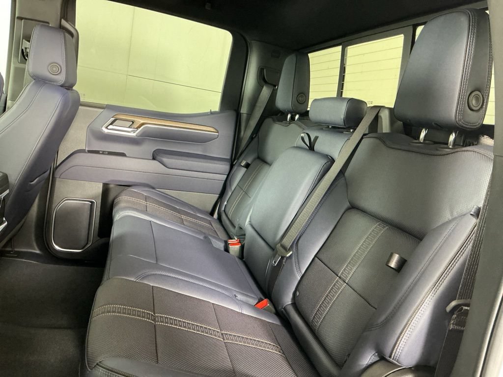 New 2026 Chevrolet Silverado 1500 High Country w/ Technology Package AWD/4WD image 8