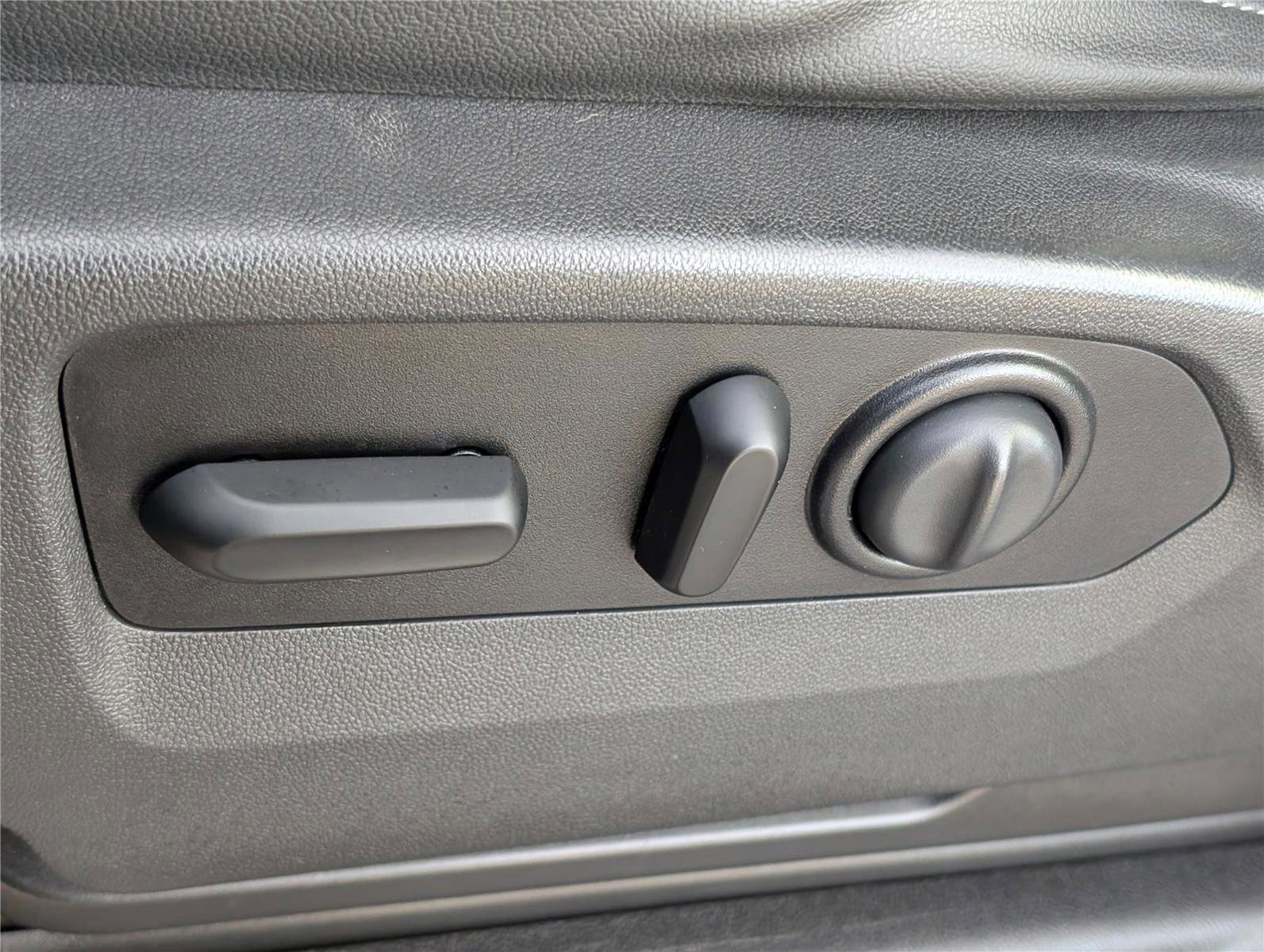 Used 2020 Chevrolet Silverado 1500 RST image 22