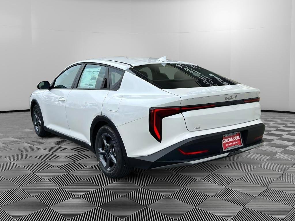 New 2025 Kia K4 LXS image 6