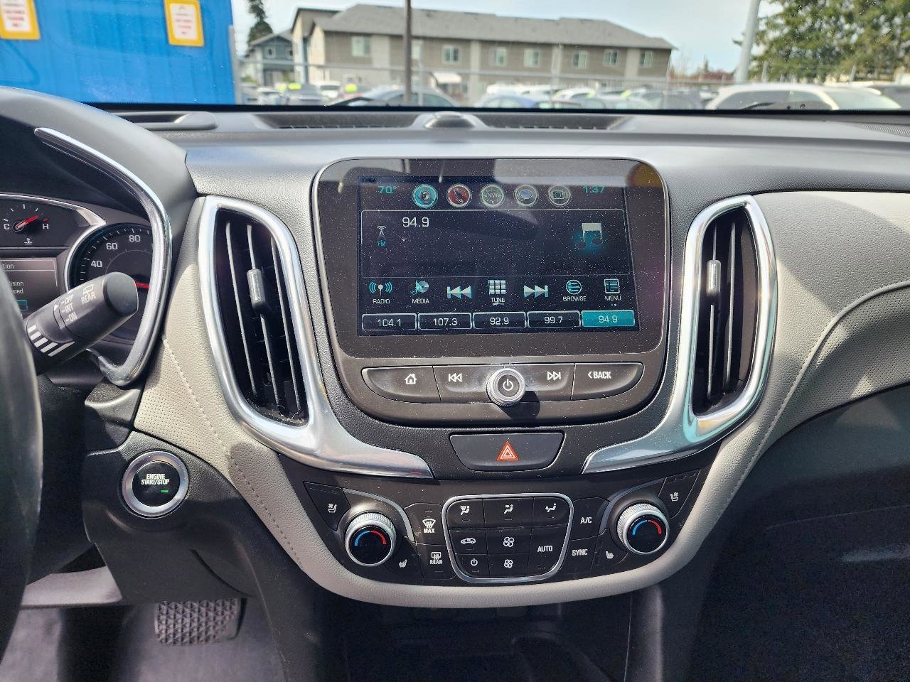 Used 2018 Chevrolet Equinox Premier AWD/4WD image 19