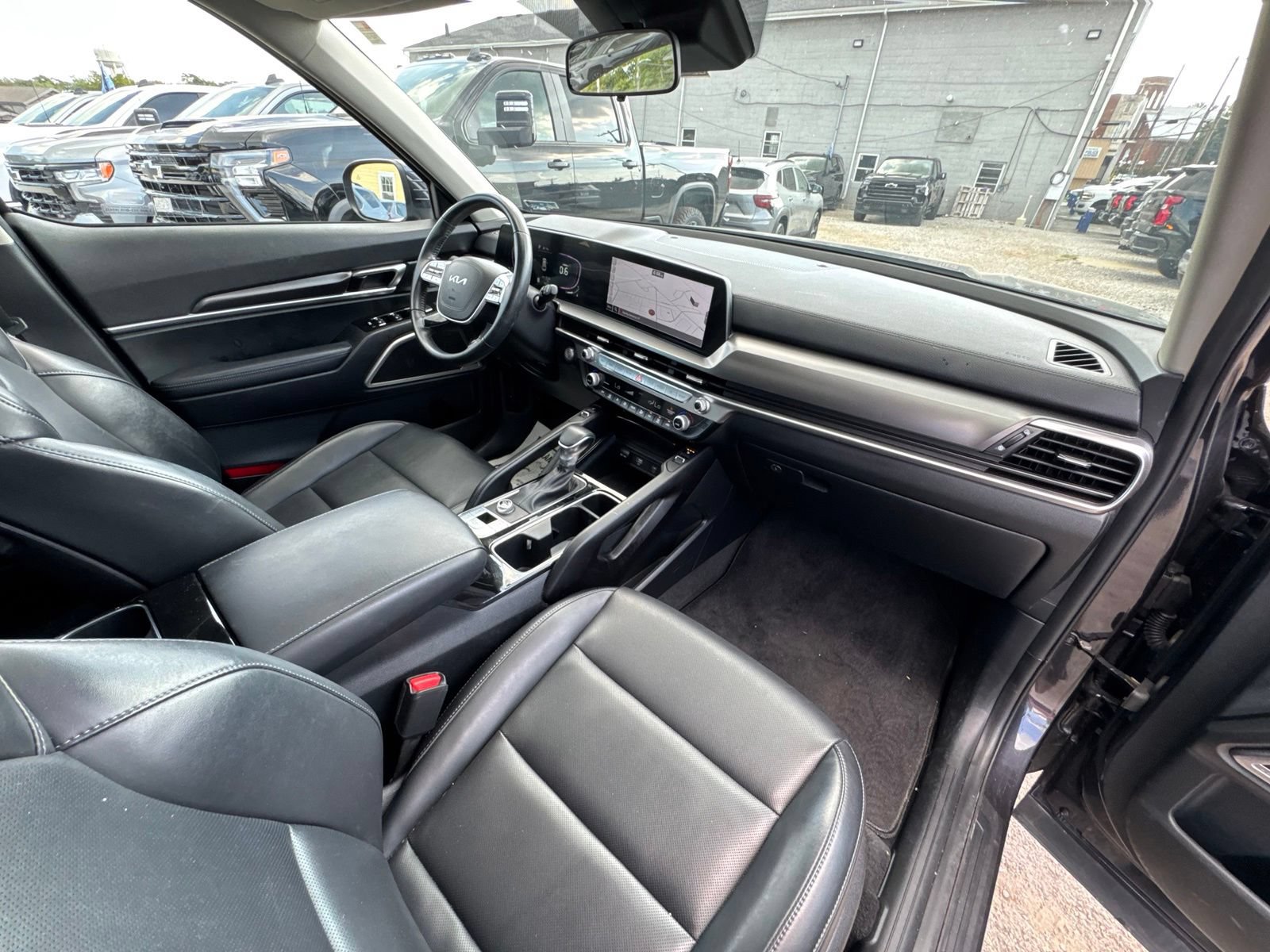 Used 2025 Kia Telluride S FWD image 31