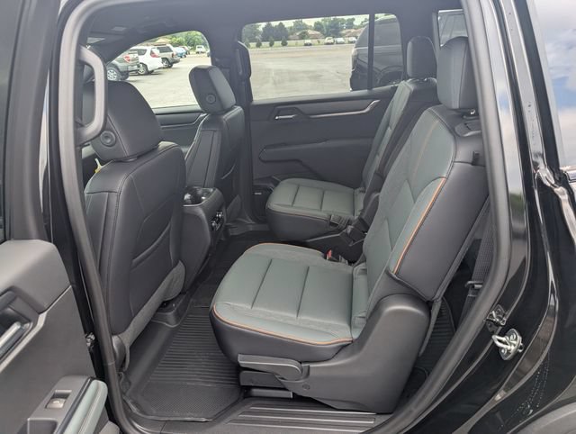 New 2026 GMC Acadia AT4 w/ Luxury Package AWD/4WD image 9