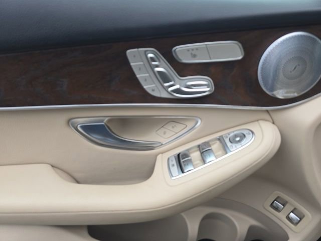 Used 2019 Mercedes-Benz GLC 350e 4MATIC image 13