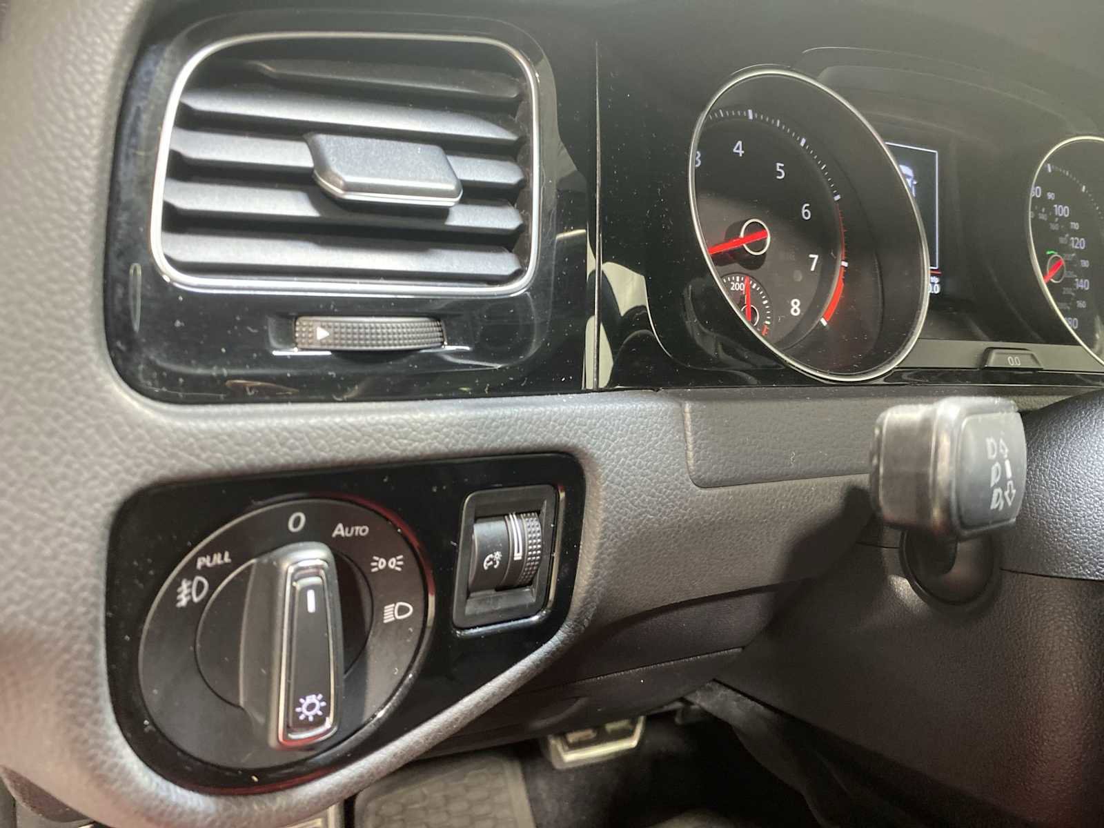 Used 2018 Volkswagen GTI SE w/ SE Leather Package image 22