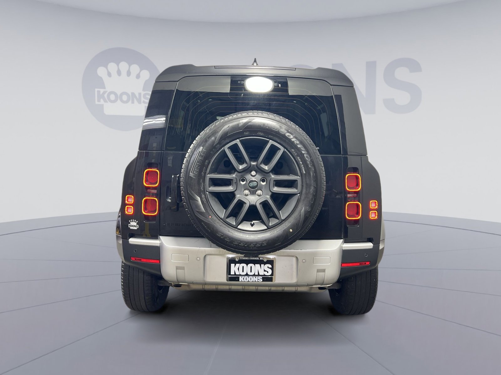 Used 2025 Land Rover Defender 110 S image 5