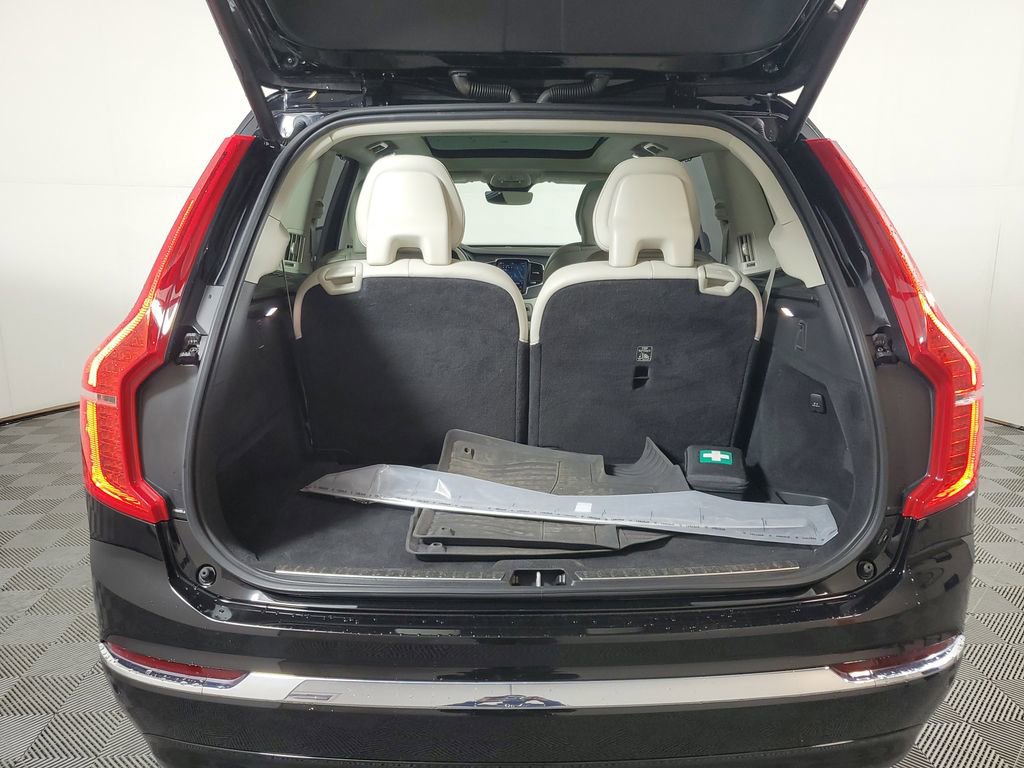 Certified 2024 Volvo XC90 B6 Ultimate w/ Protection Package Premier image 11