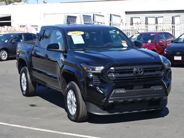 Certified 2025 Toyota Tacoma SR5 AWD/4WD image 2