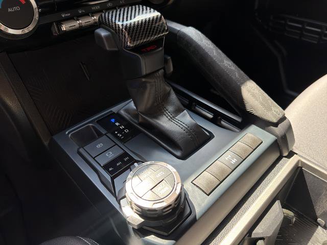 Used 2025 Toyota Tacoma TRD Off-Road AWD/4WD image 32
