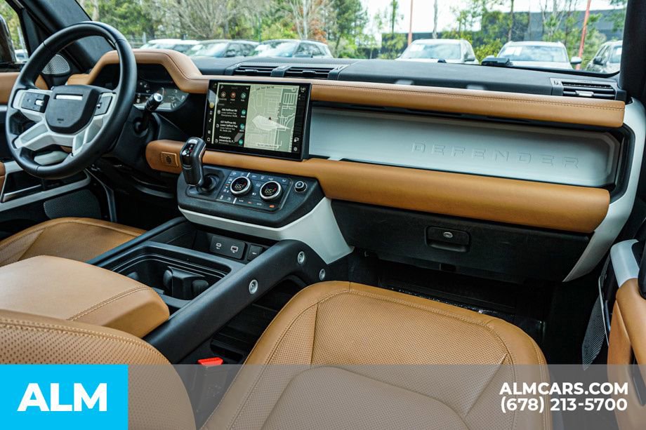 Used 2023 Land Rover Defender 130 SE image 27