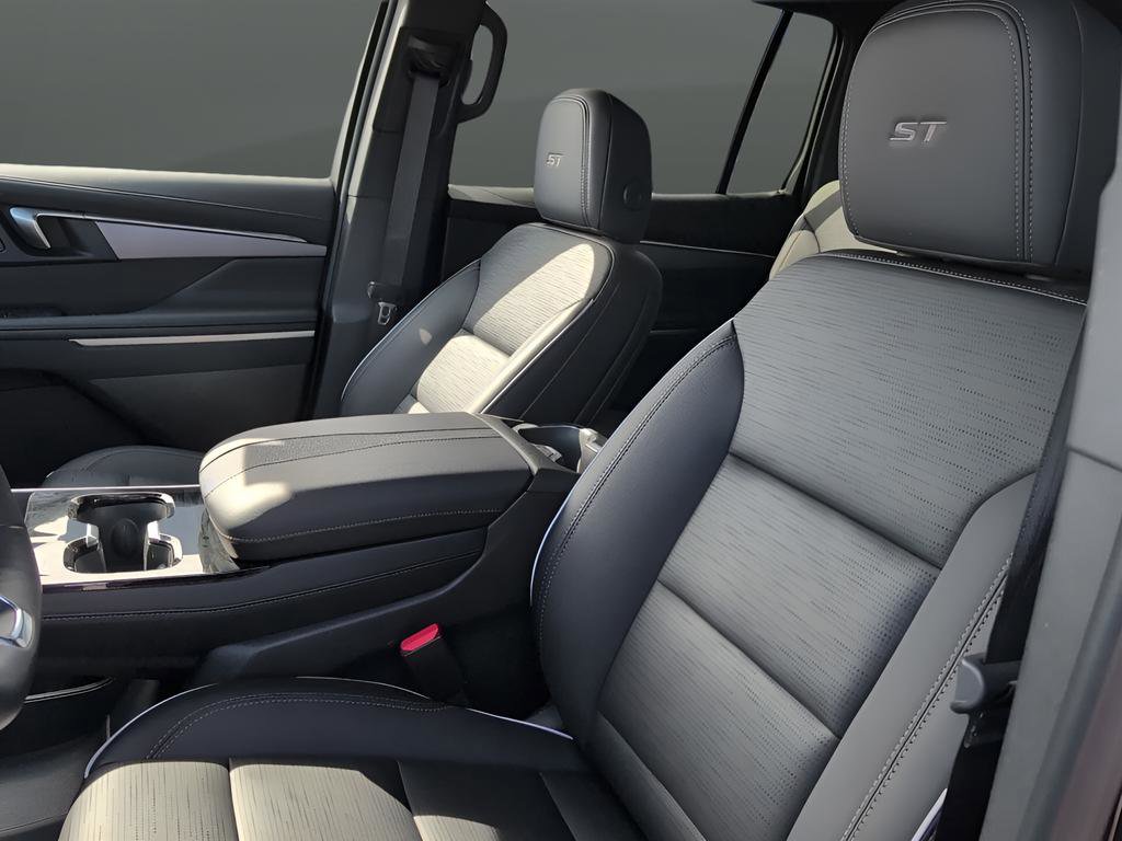 Used 2025 Buick Enclave Sport Touring image 11