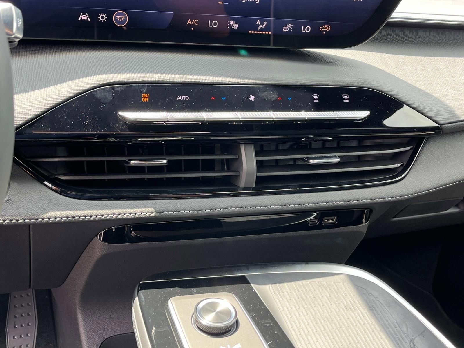 New 2026 Buick Enclave Preferred w/ Power Package AWD/4WD image 29