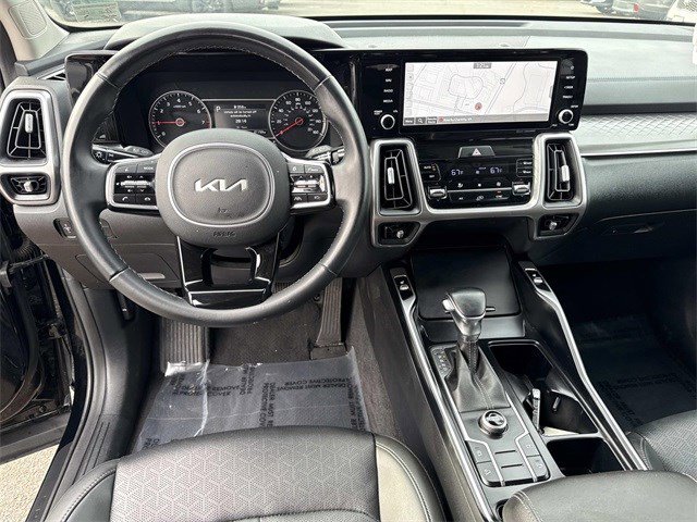 Used 2023 Kia Sorento S w/ Panoramic Sunroof Package image 18