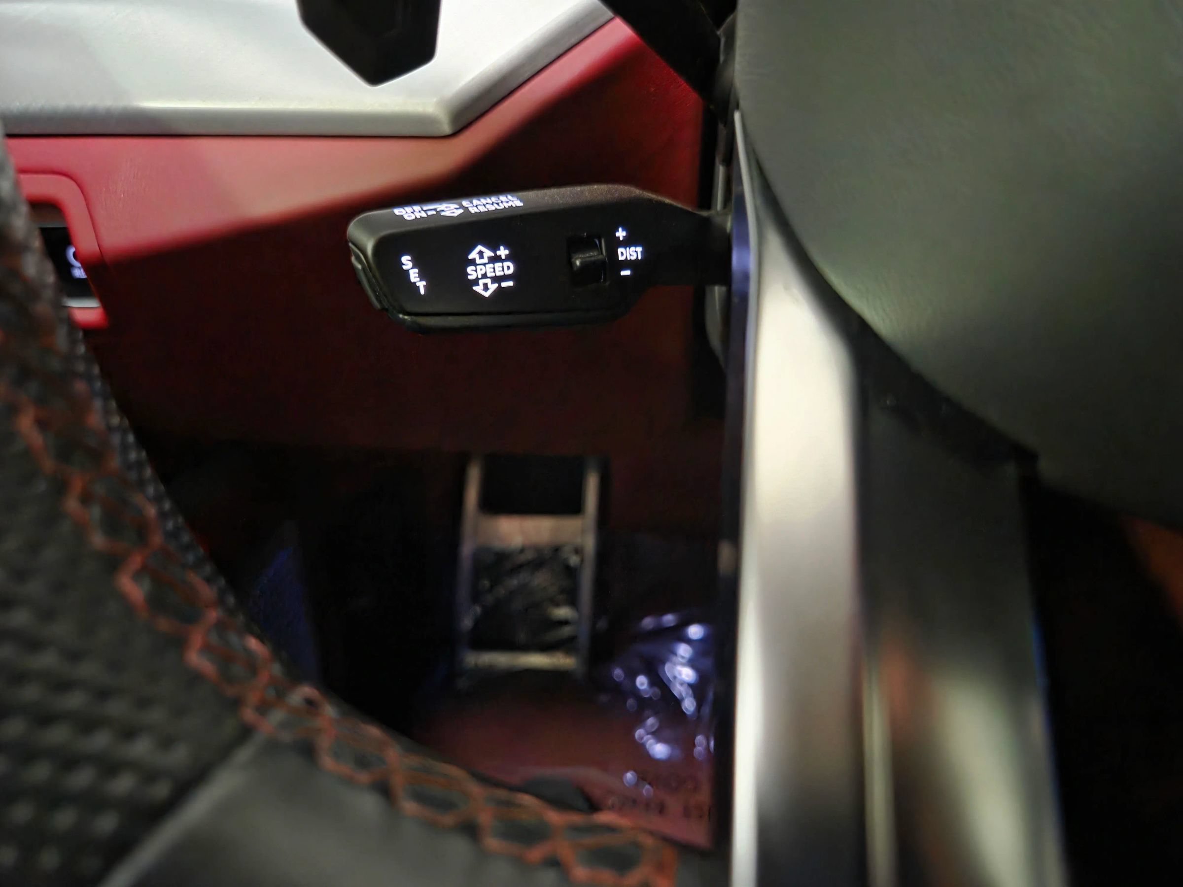 Used 2020 Lamborghini Urus AWD/4WD image 25