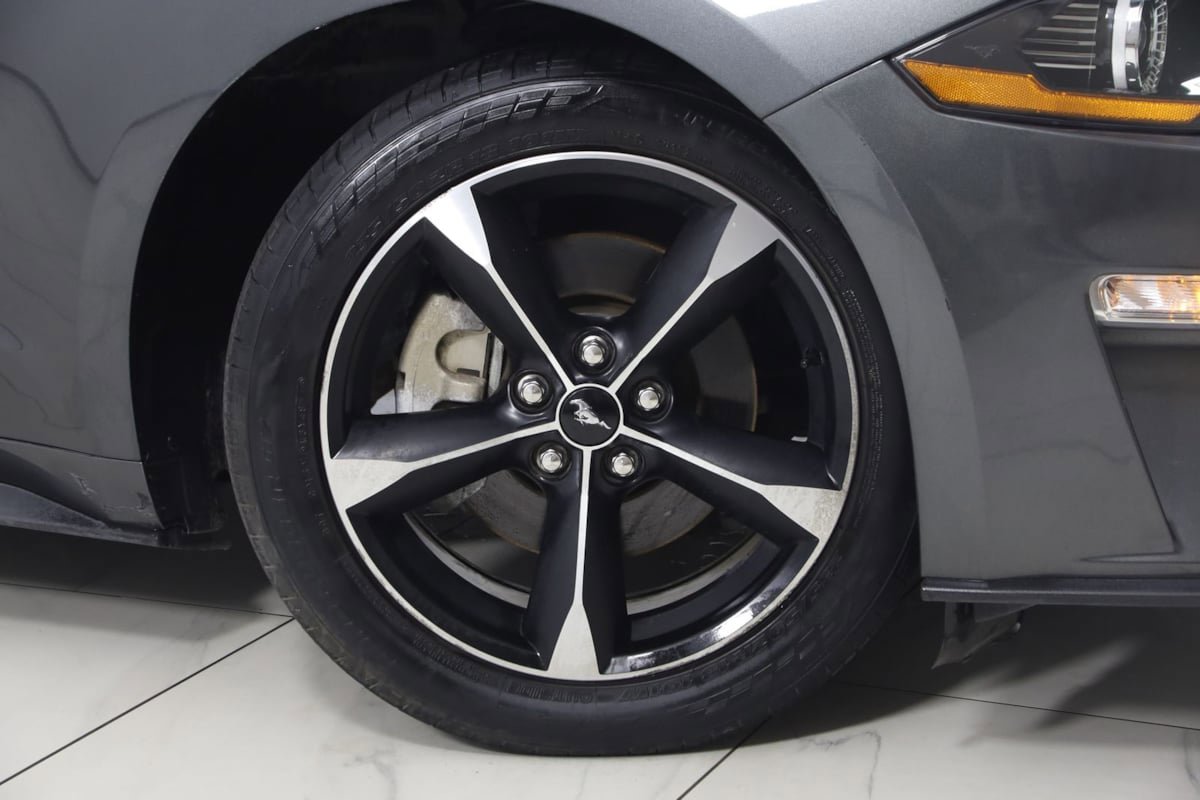 Used 2020 Ford Mustang Convertible RWD image 14