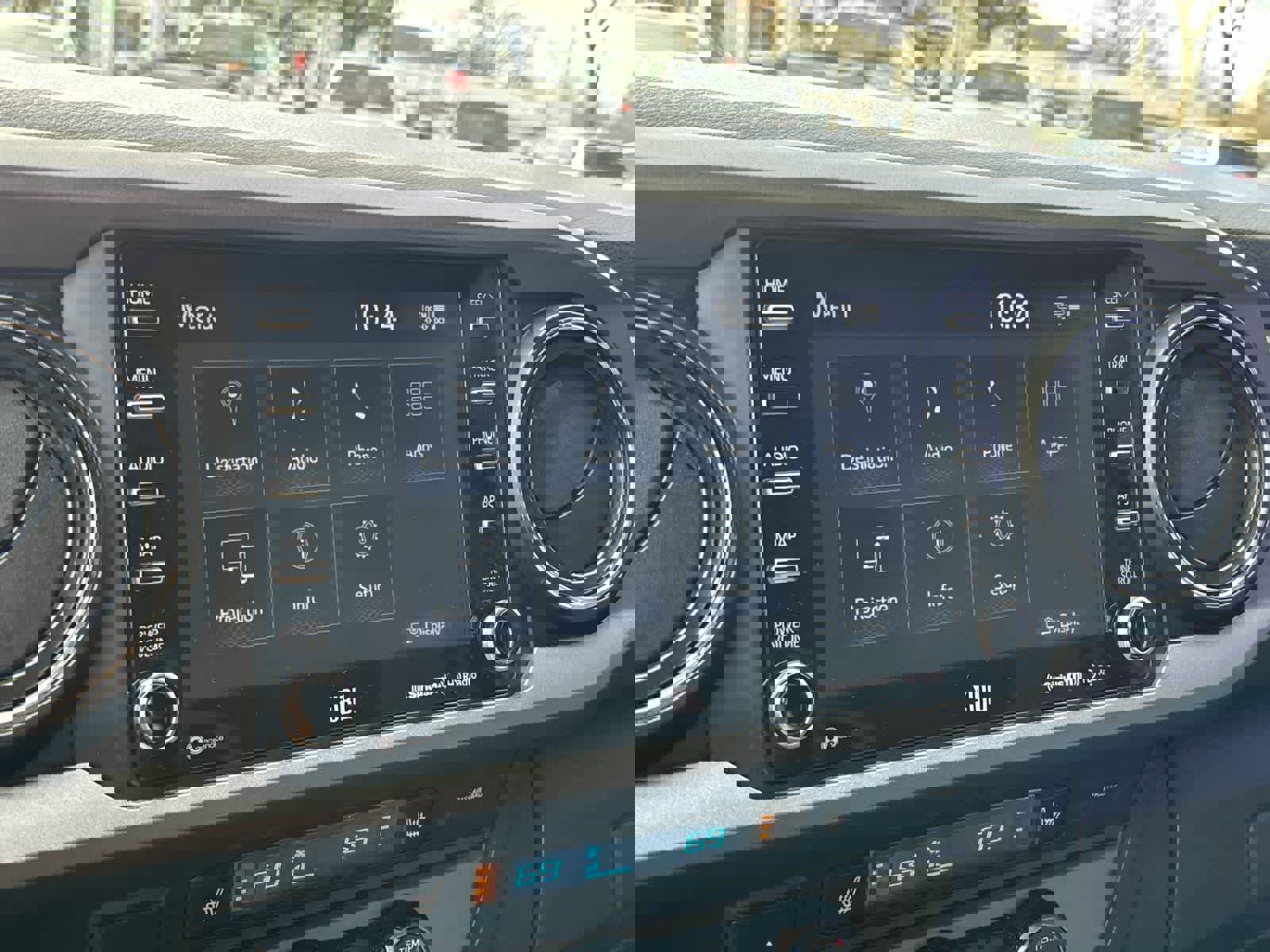 Used 2021 Toyota Tacoma TRD Sport w/ TRD Premium Sport Package image 15