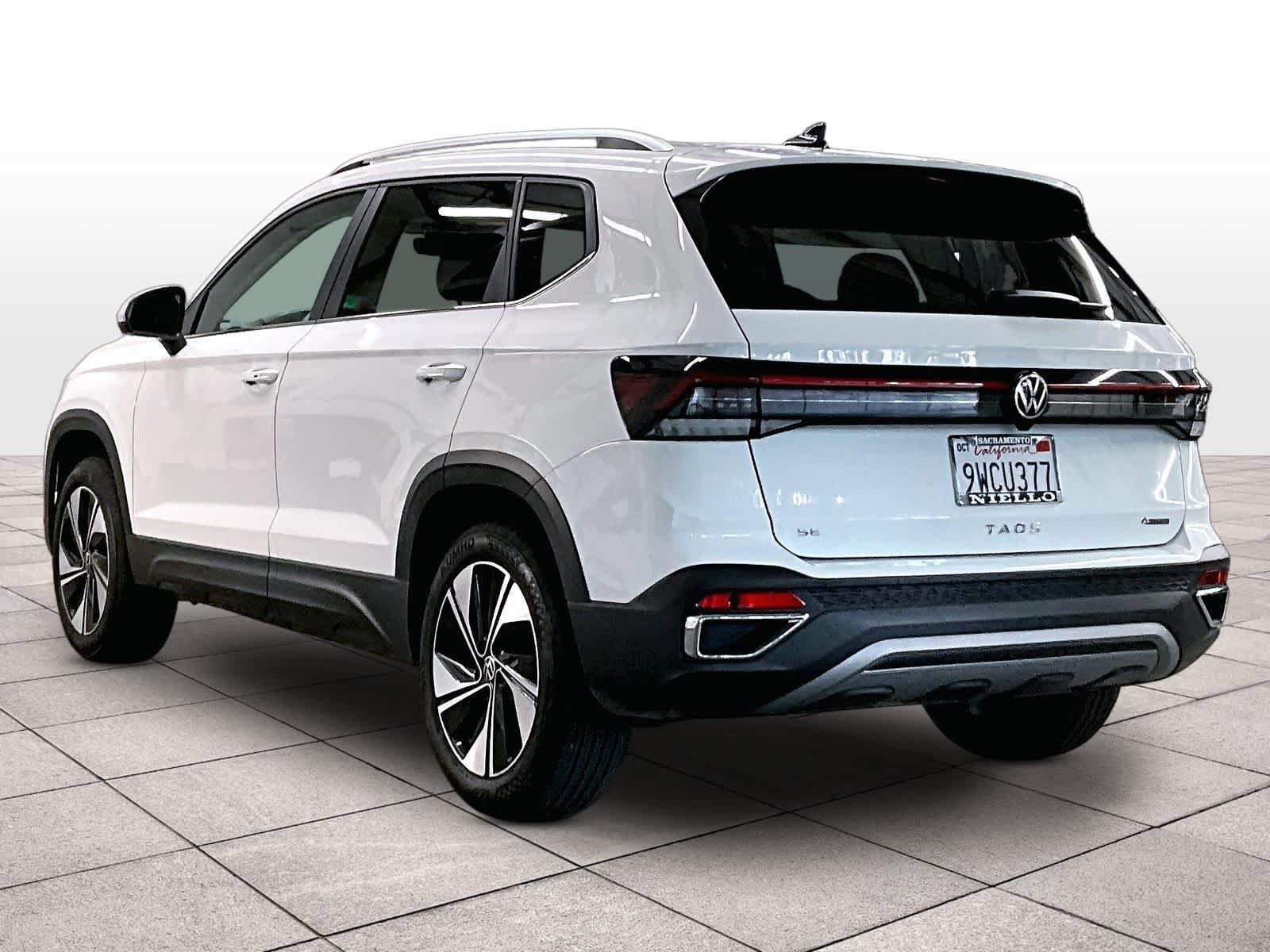 Certified 2025 Volkswagen Taos SE AWD/4WD image 14