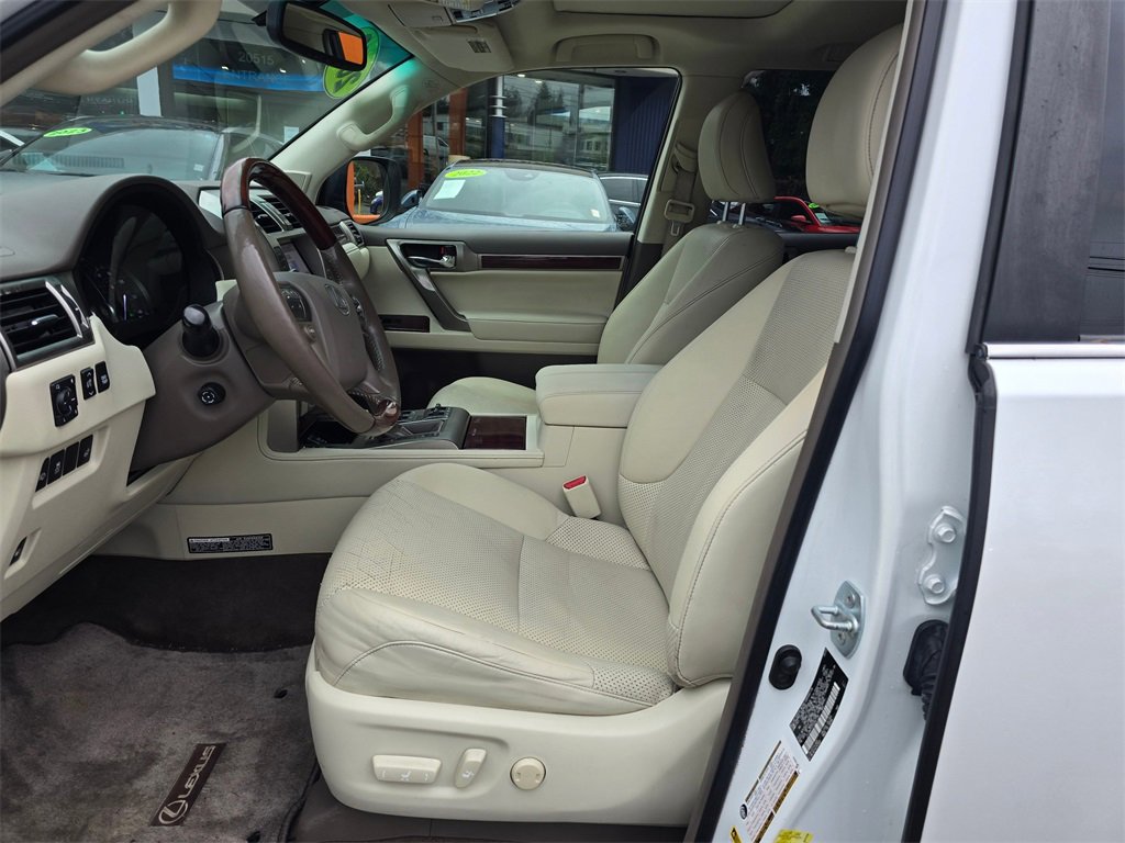 Used 2013 Lexus GX 460 Premium image 18