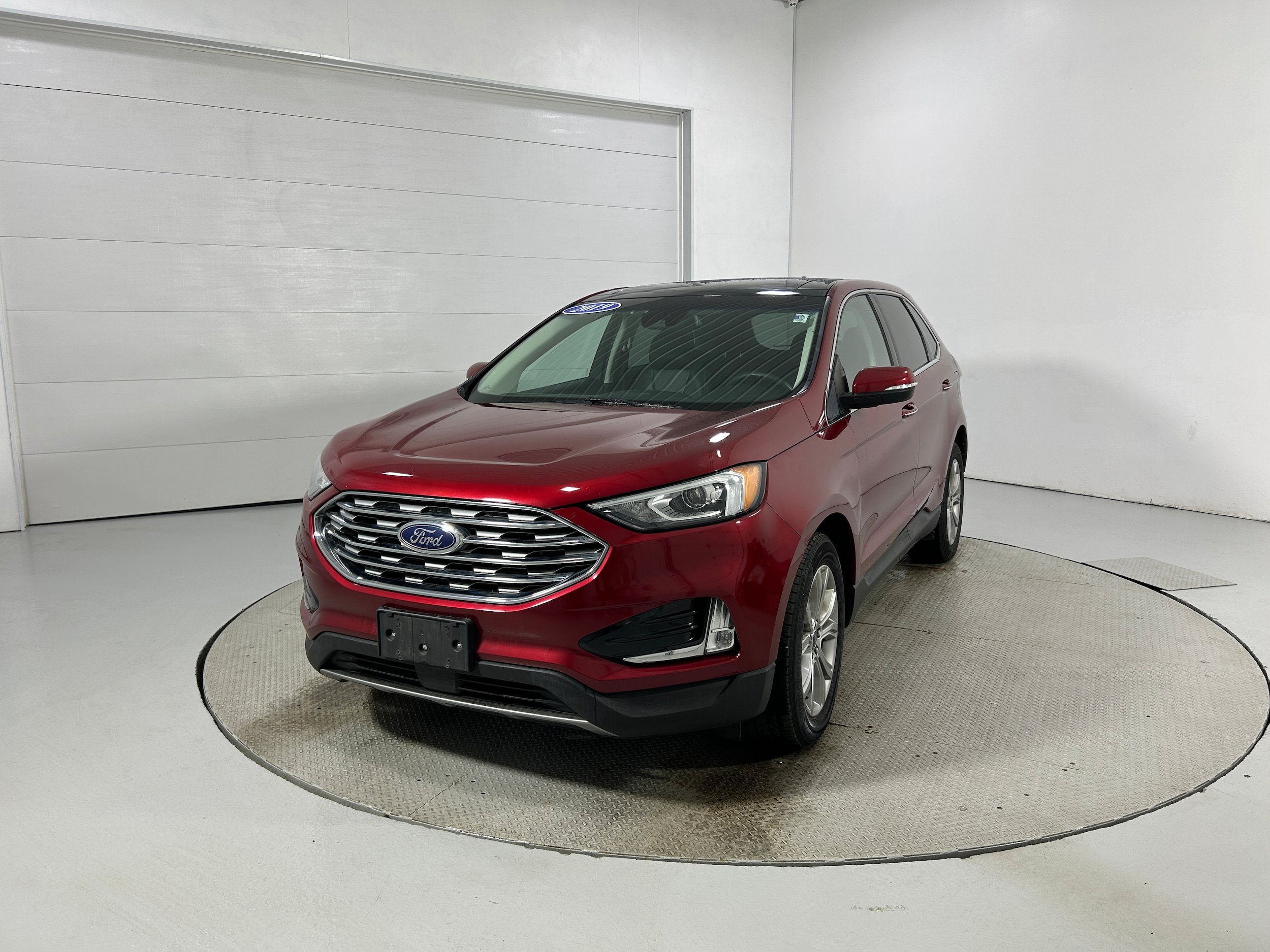 Used 2019 Ford Edge Titanium w/ Cold Weather Package AWD/4WD image 22