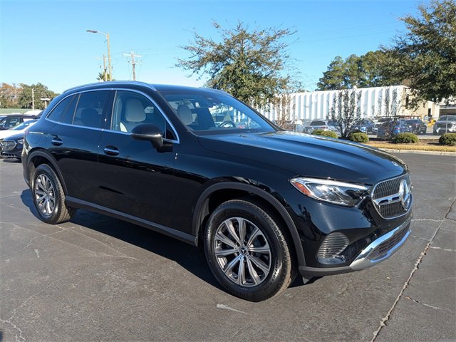 Used 2025 Mercedes-Benz GLC 300 image 3