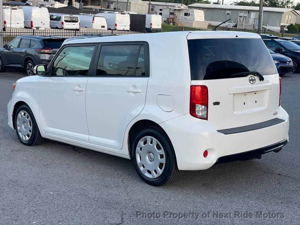 Used 2014 Scion xB FWD image 5