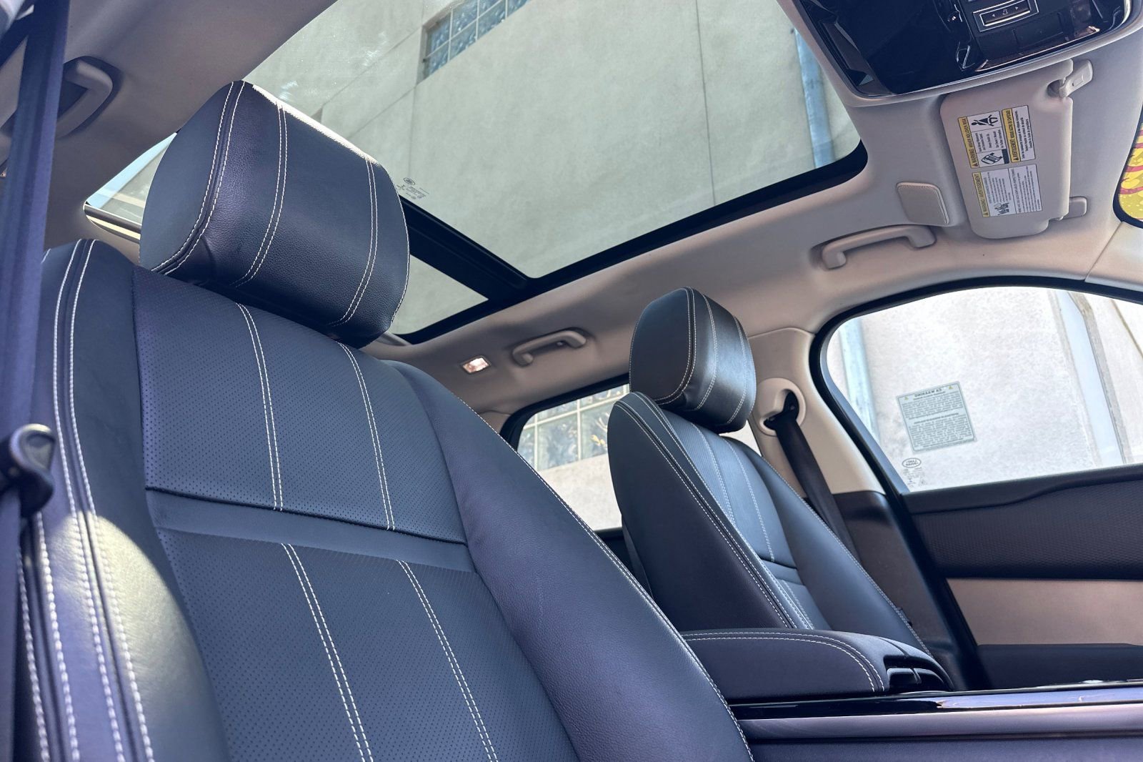 Used 2022 Land Rover Range Rover Velar S image 17