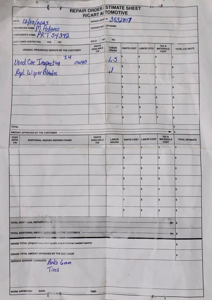 Used 2024 Land Rover Discovery S image 5