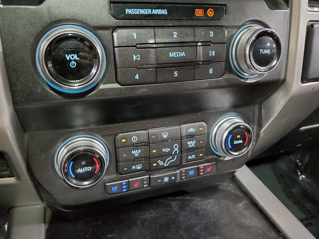 Used 2019 Ford F250 Platinum w/ Platinum Ultimate Package AWD/4WD image 37