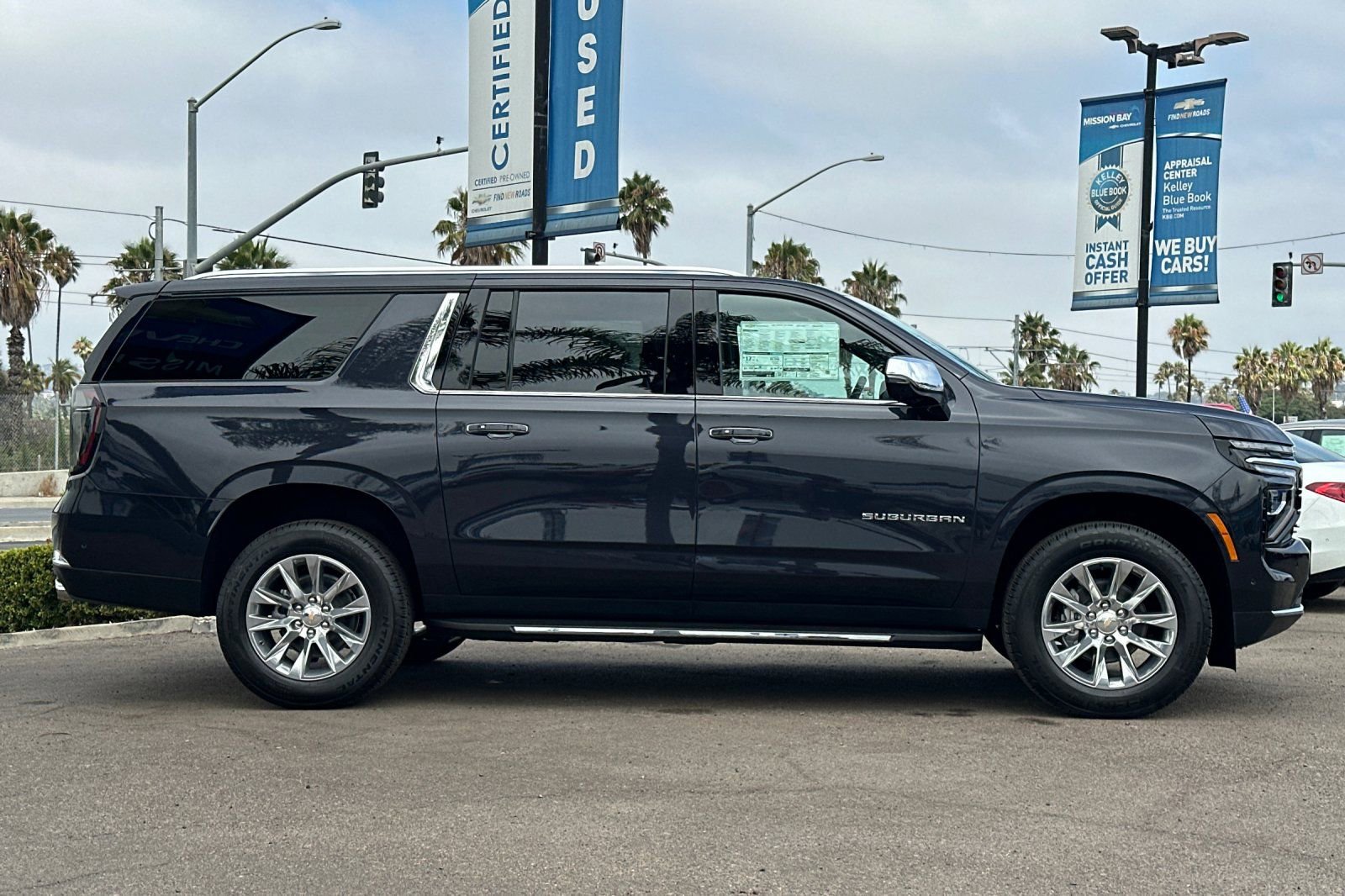 New 2025 Chevrolet Suburban Premier image 3