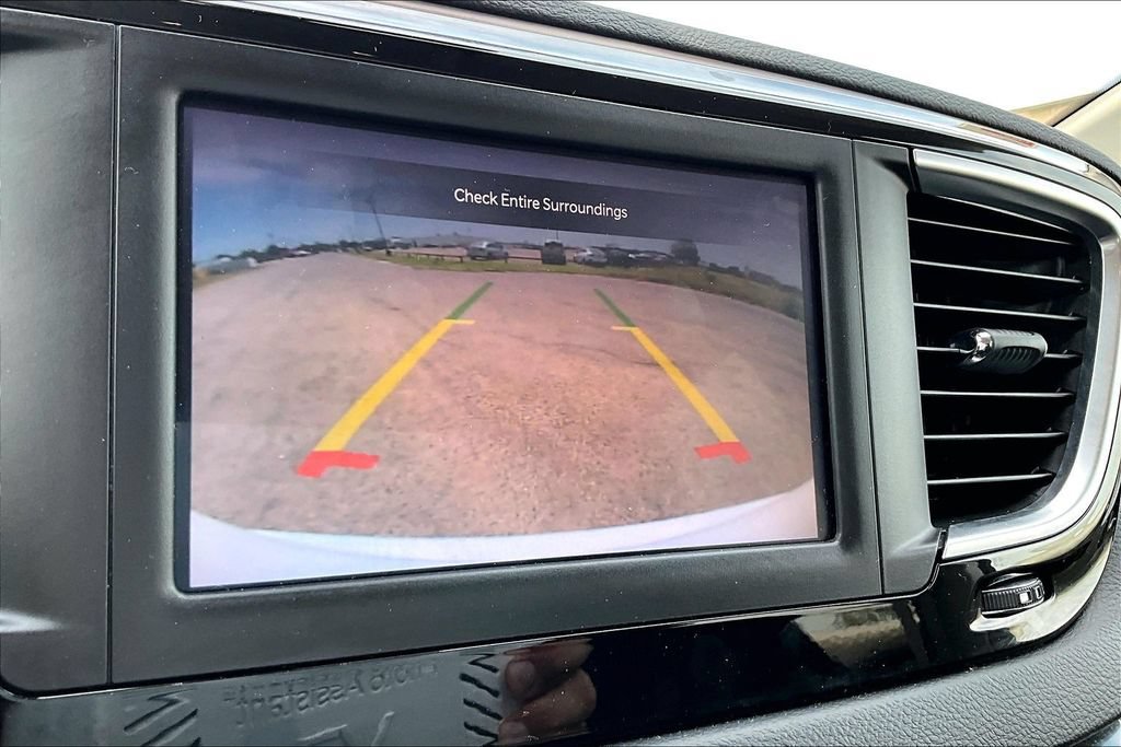 Used 2023 Chrysler Voyager LX FWD image 19