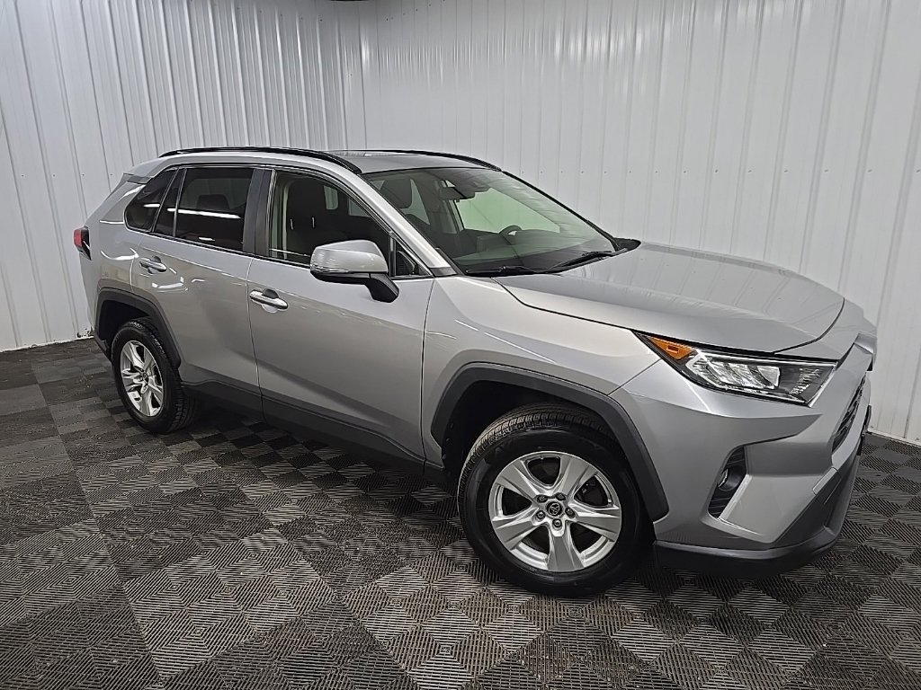 Used 2019 Toyota RAV4 XLE AWD/4WD image 7