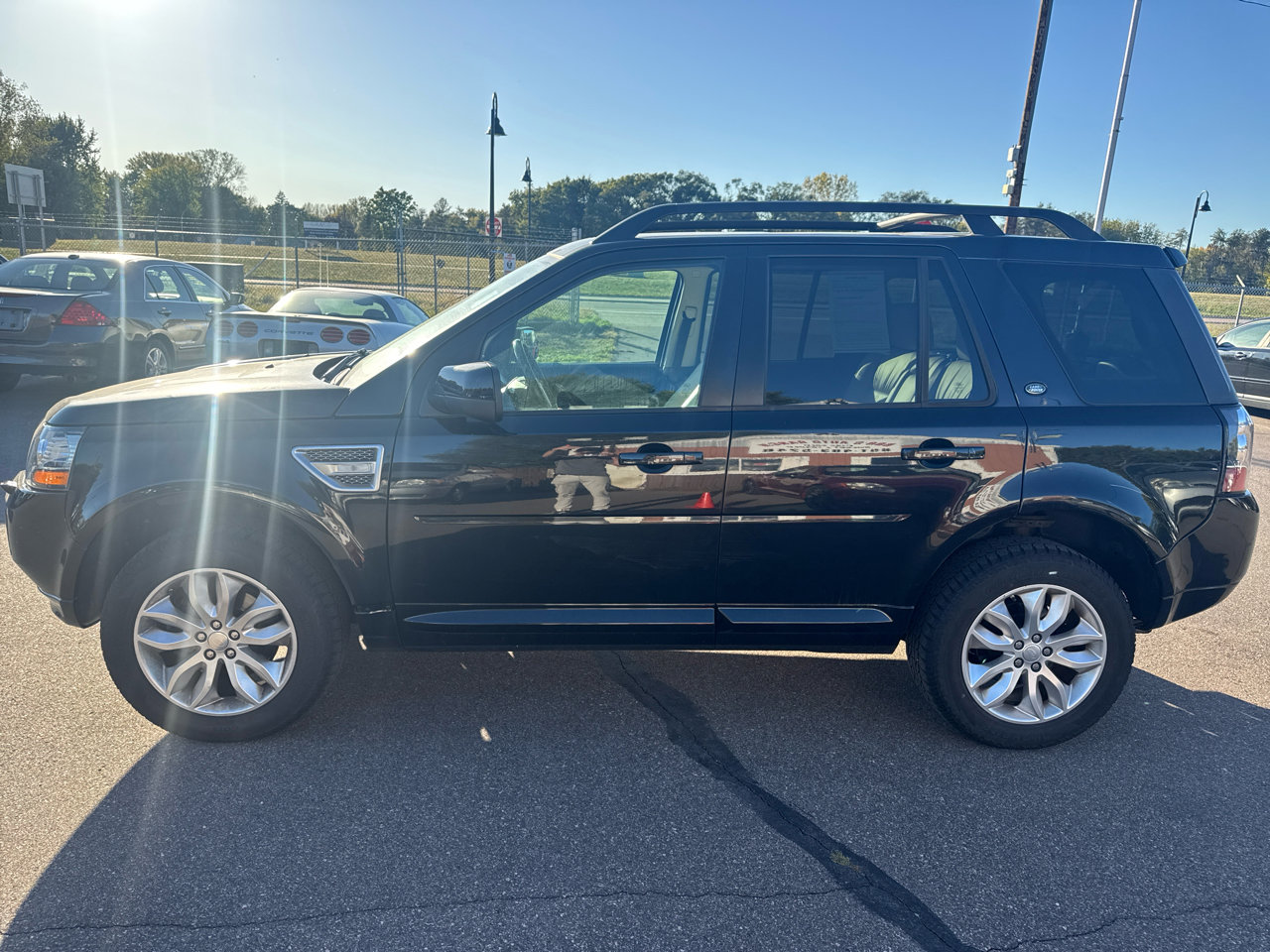 Used 2015 Land Rover LR2 HSE LUX image 8